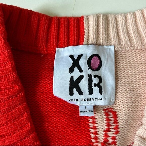 Colorblock Heart V-Neck Sweater - Red and Cream - Picture 7 of 7